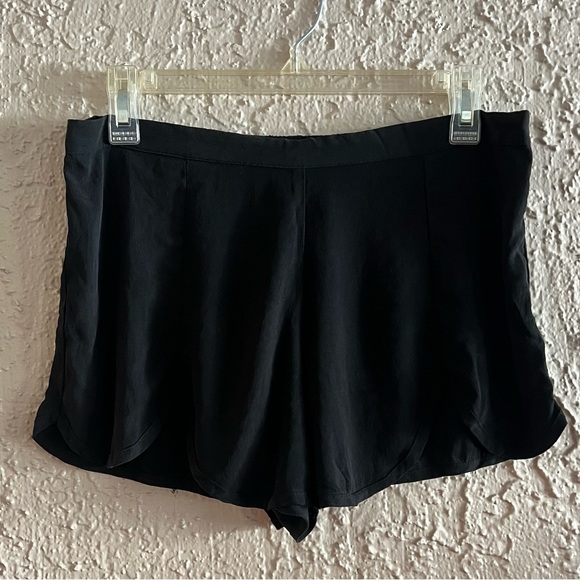 Falcon Shorts - Picture 1 of 6
